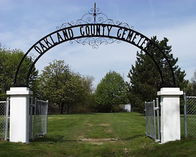 Oakland County Cemetery entrance