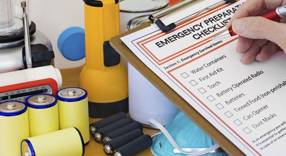 checklist with emergency supplies